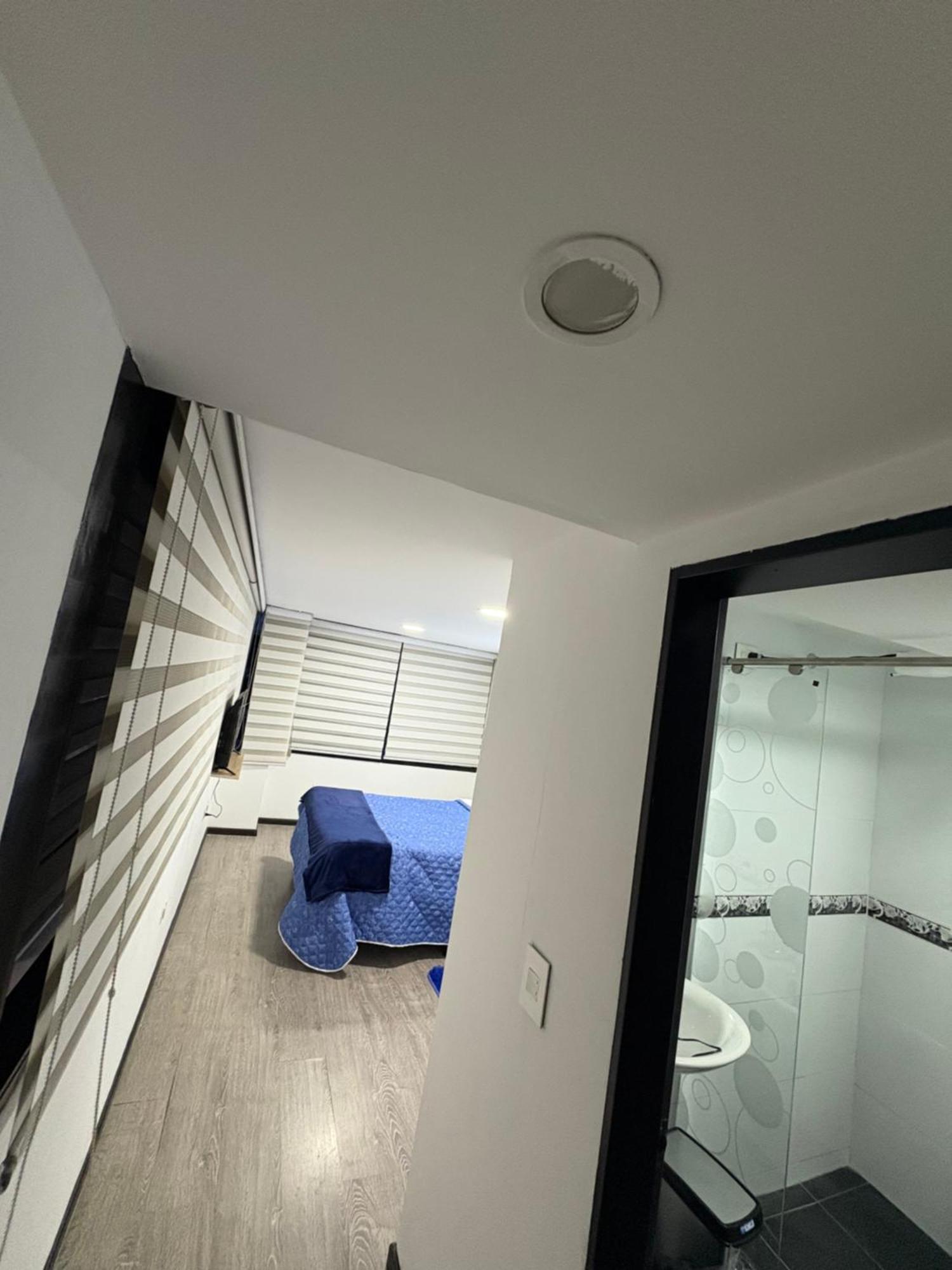 Quarto em Acomodações Particulares Dorado - Cerca Al Aeropuerto - 401 Bogotá